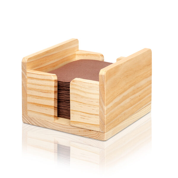Servilletero BAELO de madera de pino con dos aberturas, personalizable por dos caras vista en ángulo con servilletas
