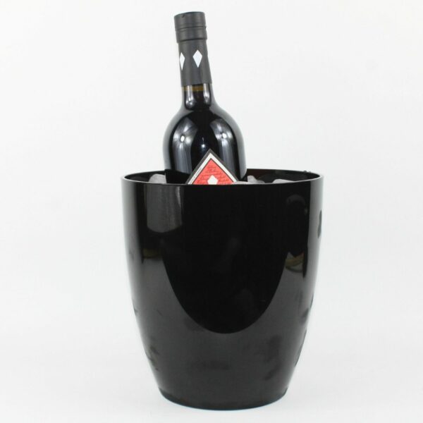 Cubitera SILVA Black de diseño elegante, ideal para enfriar botellas en bares y eventos con botella