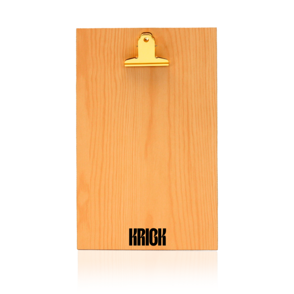 Porta menú con clip modelo GAYO personalizado disponible en tamaños A4 y A5 para presentación de cartas en hostelería